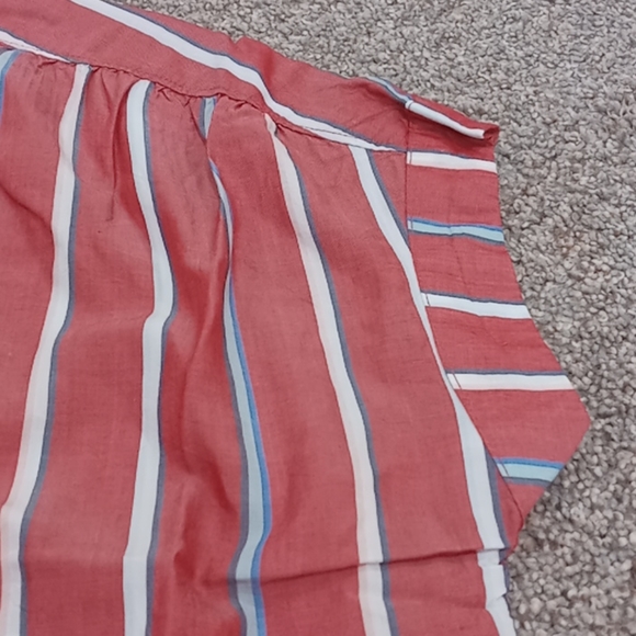 NWT Universal Thread - Picture 2 of 5